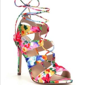 Steve Madden “sandalis” lace up heels